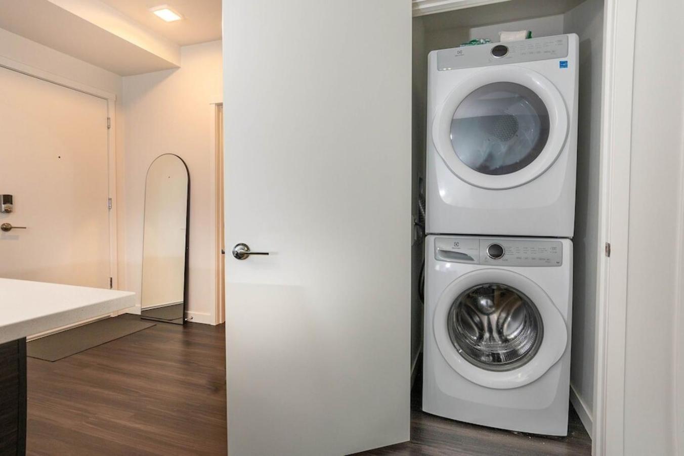 Self Check-In-Washer-Dryer-4Ksmart Tv-King Bed-Gym Tacoma Exterior foto